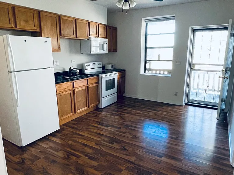 3250 W Flournoy St #2 — Photo 5
