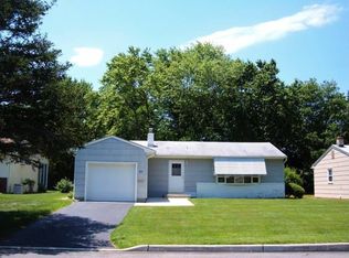 27 Stanford Dr, Toms River, NJ