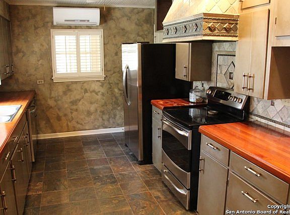 4th image of 114 Oak Glen Dr