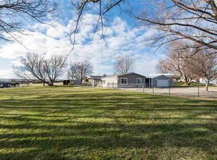 97005 E Christine Dr, Kennewick, WA 99338