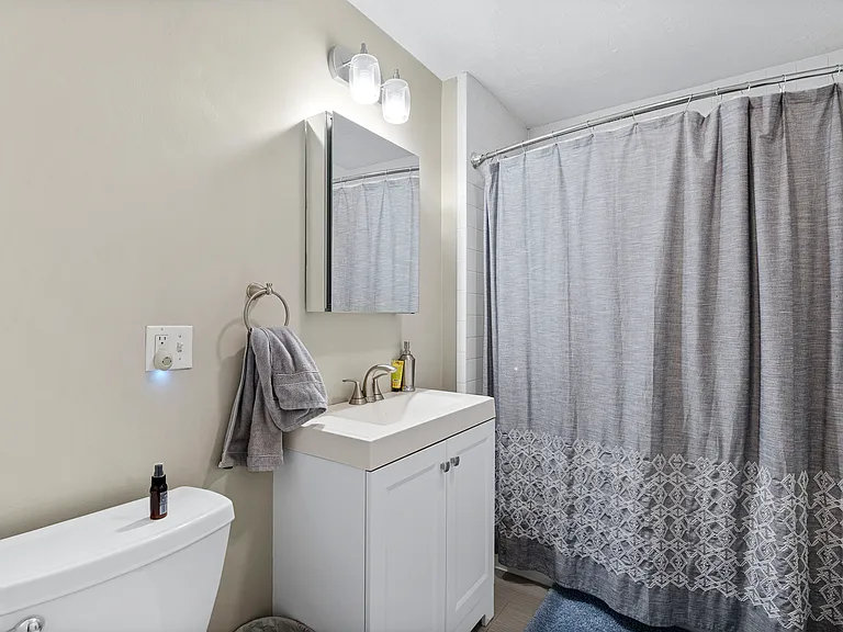 79 Saxton St #3 — Photo 9