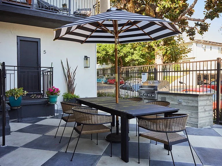 Outdoor Lounge