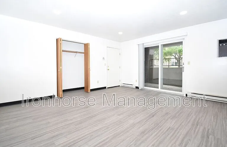 813 W Villard St #70 — Photo 5