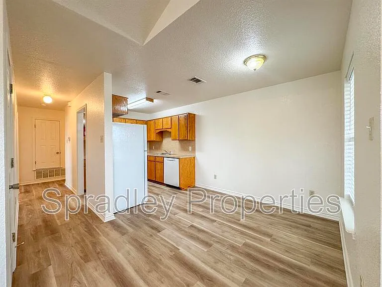 115 Lacey Lou Ln — Photo 4