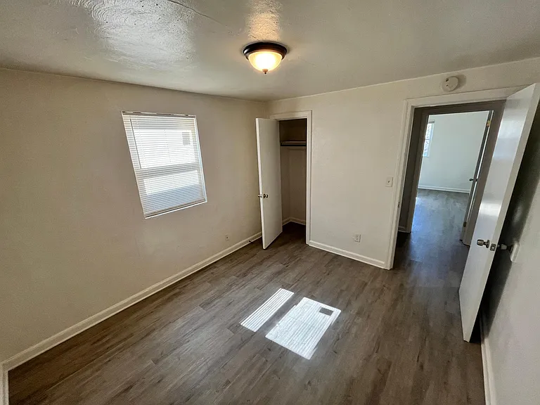 21 Chamberlin Ave W #B — Photo 8