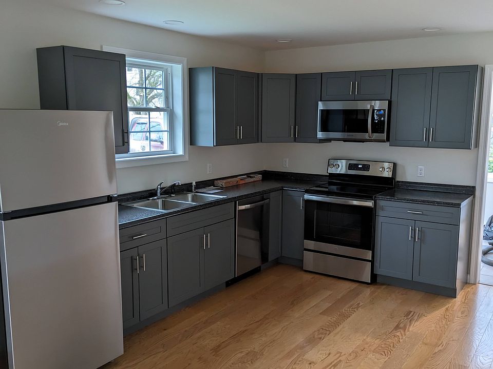 2nd image of 25 New St
