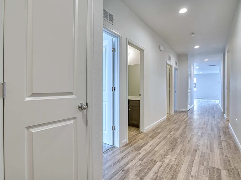 14693 Guernsey Dr — Photo 11