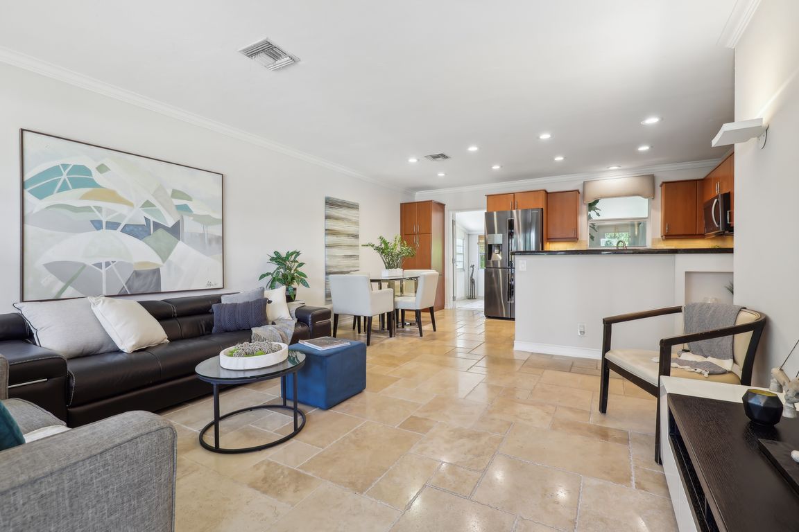 NE 26th Ct-005