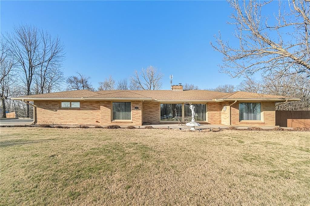 2300 NE Barry Rd, Kansas City, MO 64155 Zillow