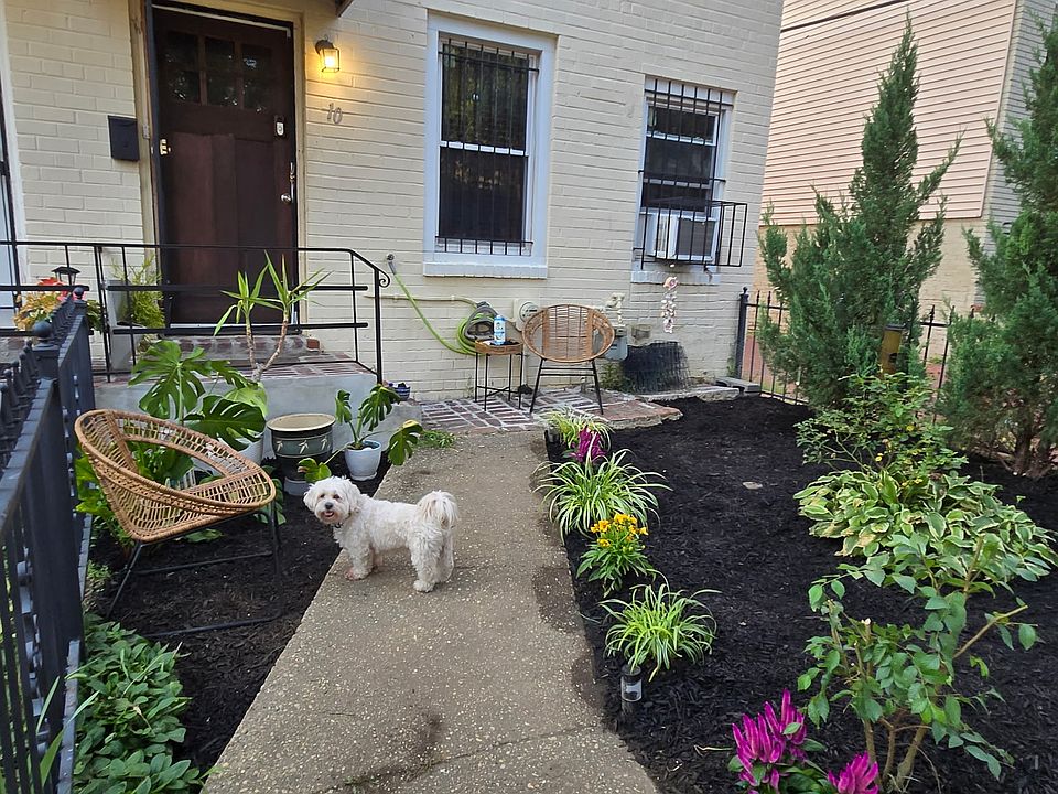1st image of 10 Channing St NE