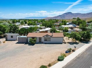 7 Mobil Dr, Yerington, NV