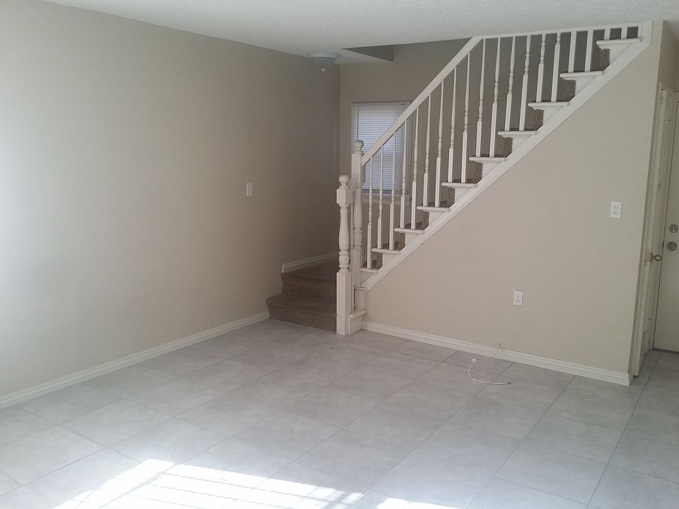 2nd image of 212 E 18th St