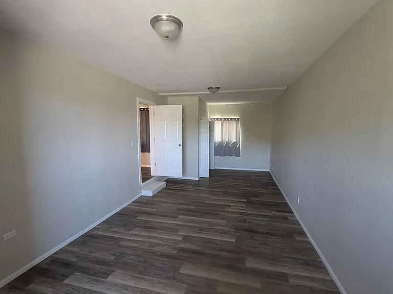 226 Waverly Ave — Photo 9