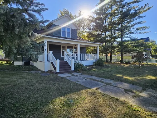 205 W North St, Leland, IL 60531