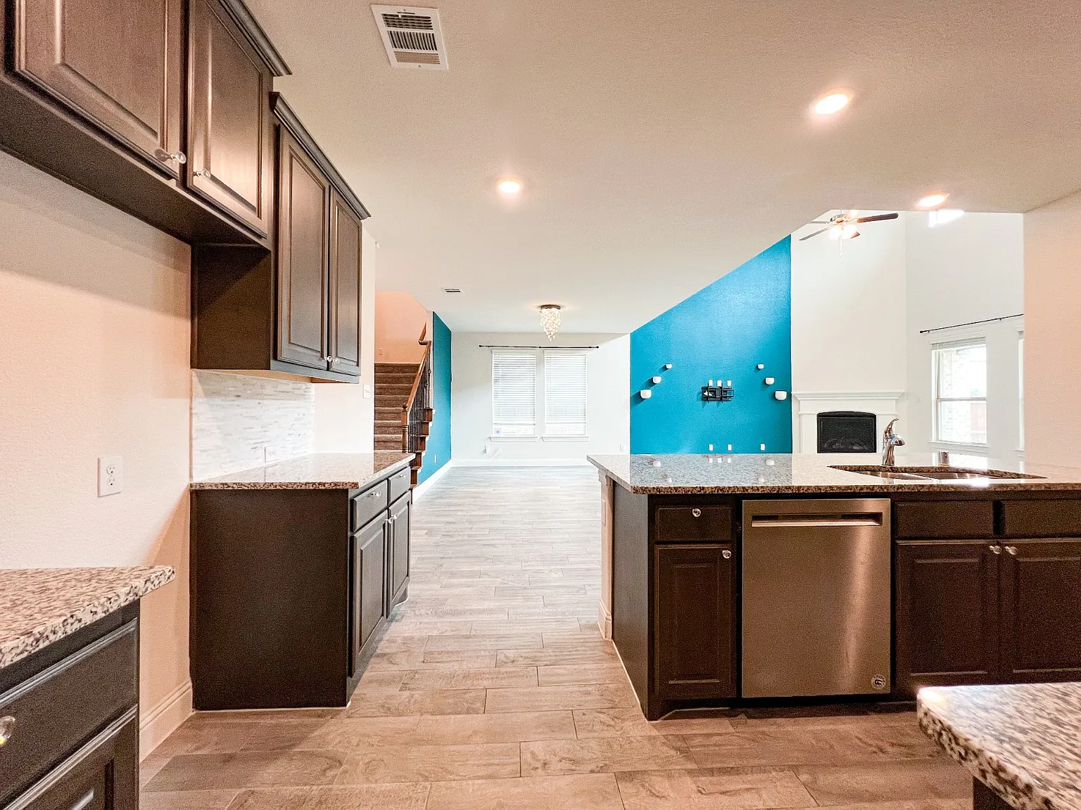 5 bed, 2962 sqft, $3,400 — Photo 4