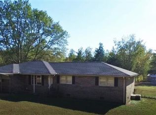 522 Farmer St, Starr, SC 29684