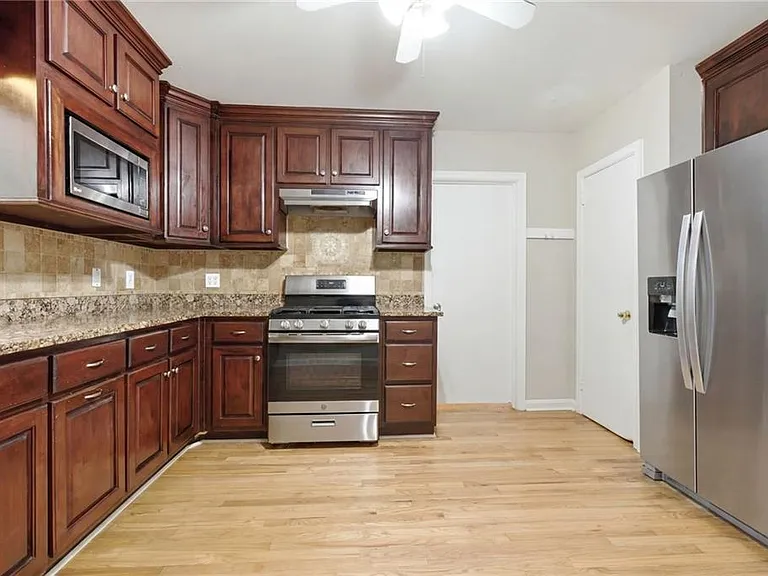 2140 Oakawana Dr NE — Photo 16