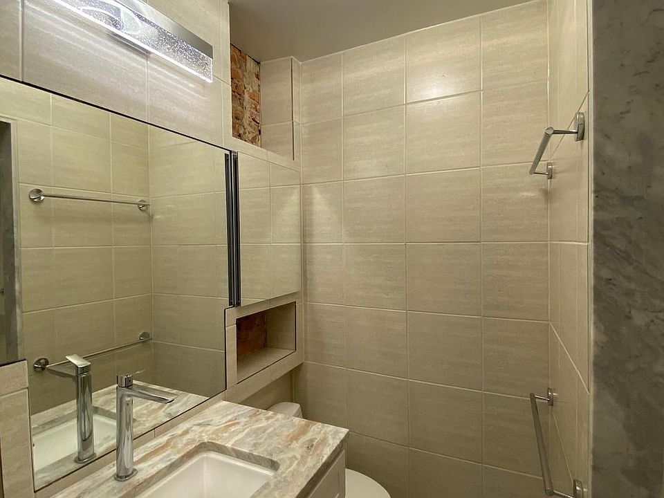 1st image of 2110 Lombard St
