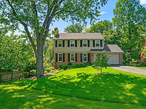3rd image of 2435 Caron Ln
