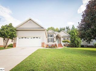 4 Flannery Ct, Fountain Inn, SC 29644