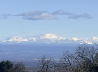 15333 Mountain Shadows Dr, Redding, CA 96001