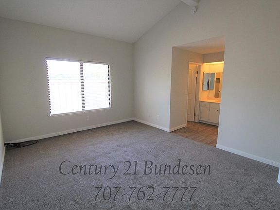 4th image of 406 Marylyn Cir