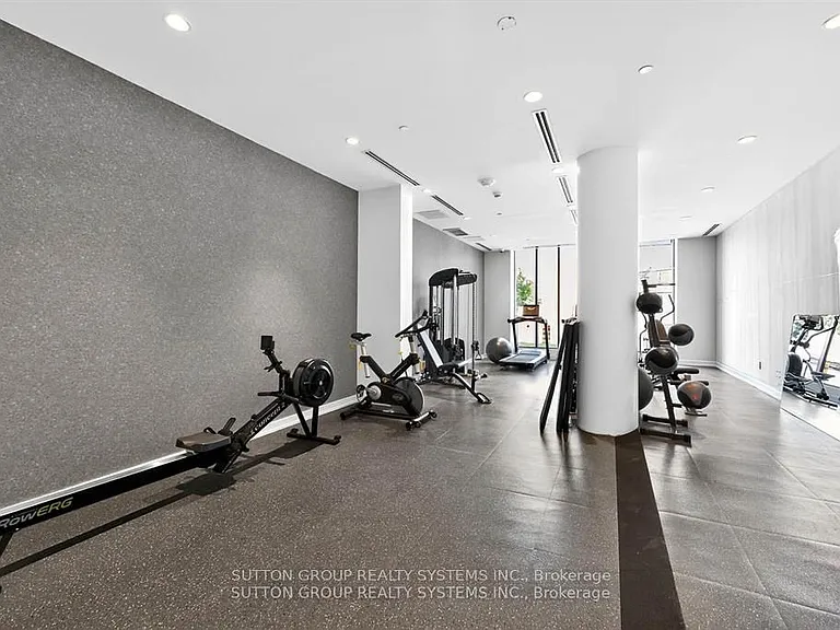 6 Chartwell Rd #402 — Photo 25