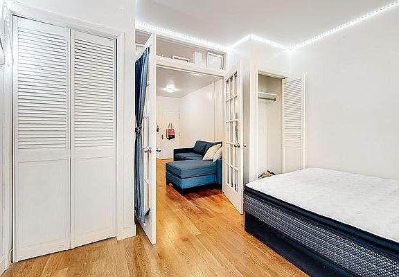 4th image of 332 E 11th St APT 6