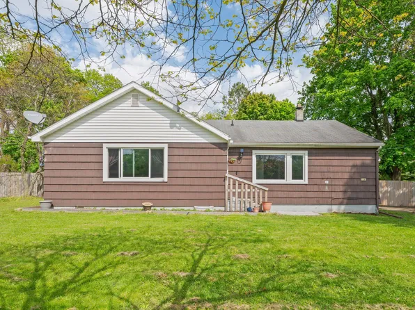 806 Enterprise St, Buchanan, MI 49107