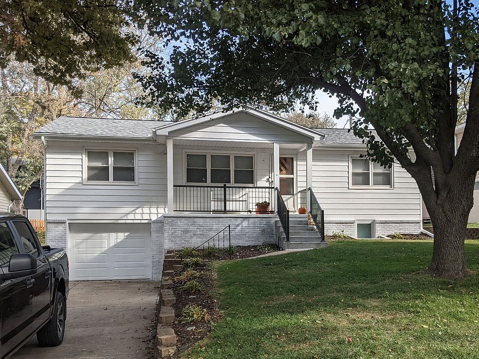 1st image of 3061 S 49th St