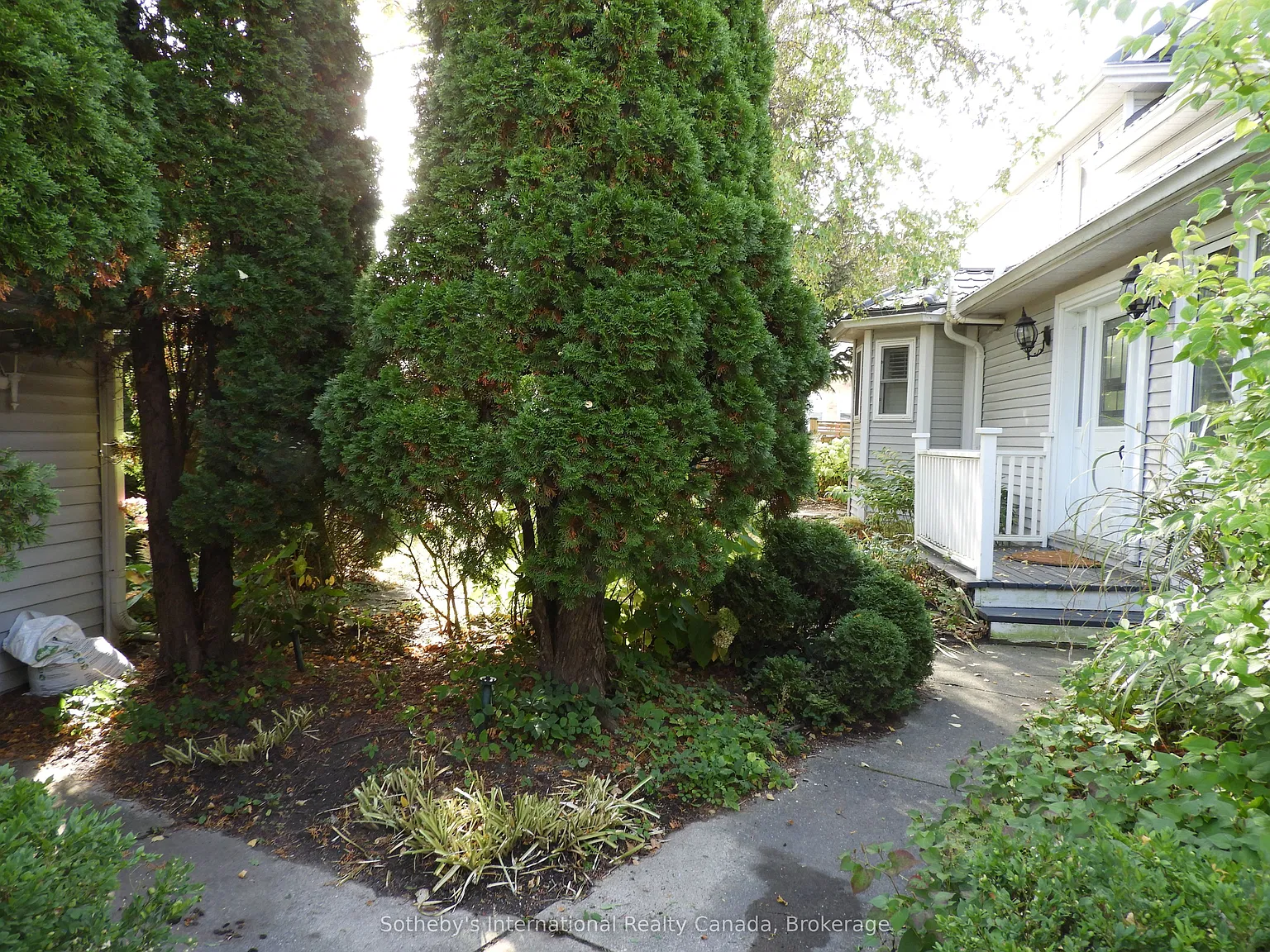 3 bed, $20,000 — Photo 2