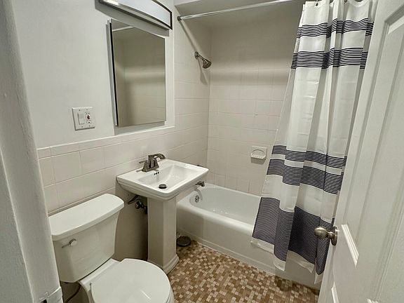 5th image of 2349 W Jarvis Ave APT 2B