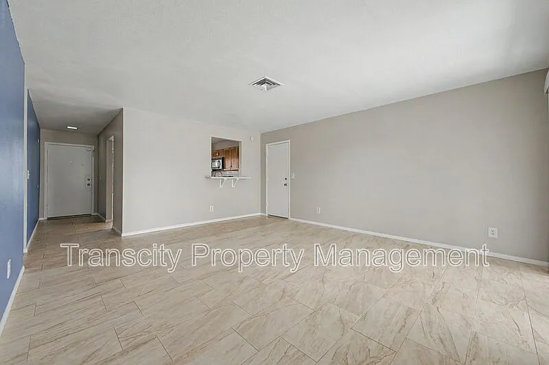 3 bed, 2.0 bath, 1163 sqft, $1,995 — Photo 4