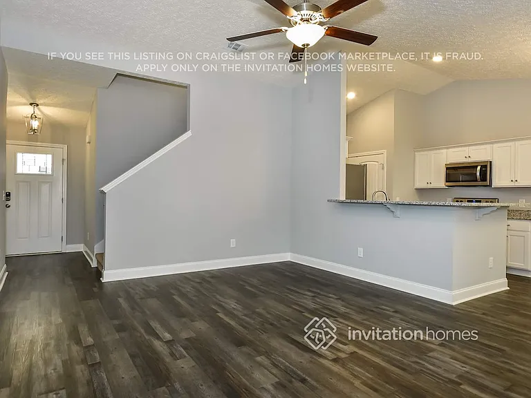 771 Cedar Ln — Photo 3