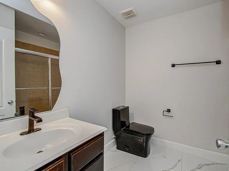 16430 Williamstown Dr — Photo 35