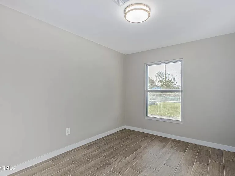 1123 N Frances St — Photo 20