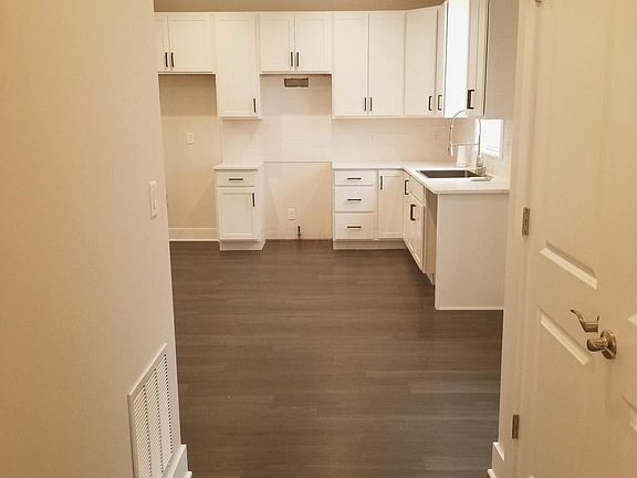 5th image of 1229 Duxberry Ave