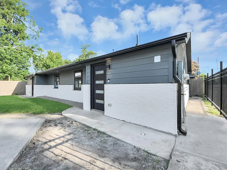 6201 Batterson St — Photo 24