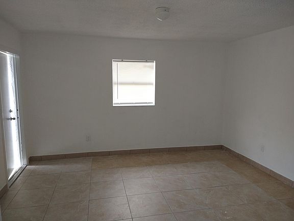 4th image of 5628 9th Ave #5628