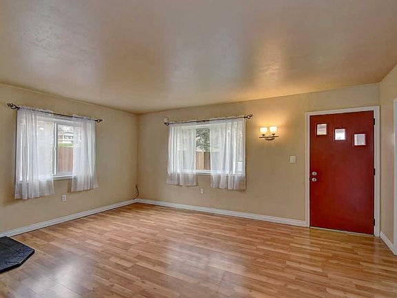 3rd image of 203 W Carlton Ave