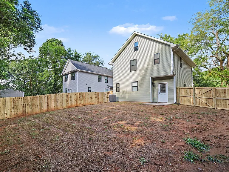 607 Legrand St — Photo 32