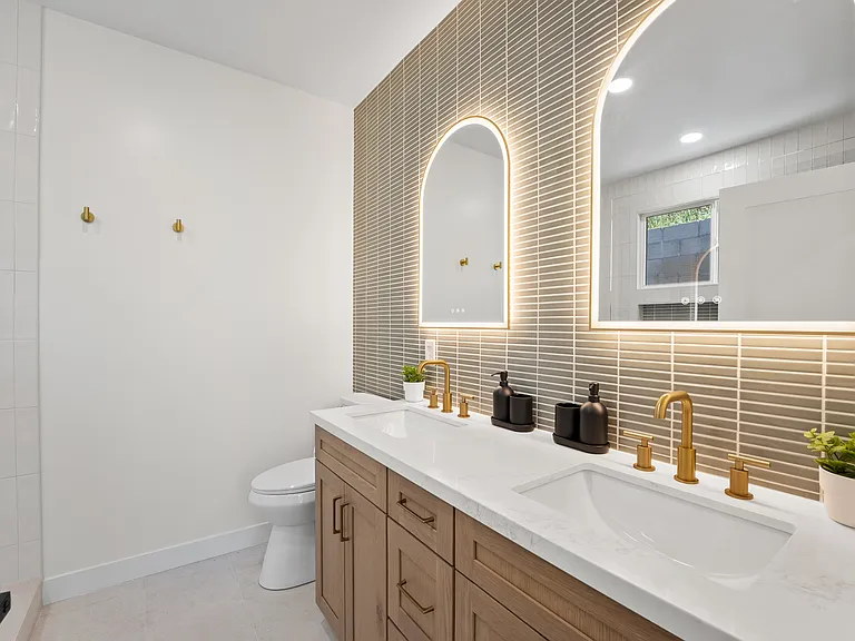 1075 Garfield Ave — Photo 14