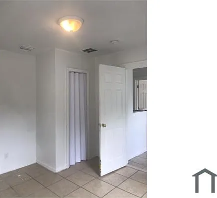 808 S Locust Ave — Photo 8