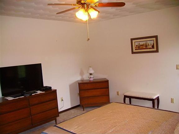 5th image of 951 Pine Needles Dr