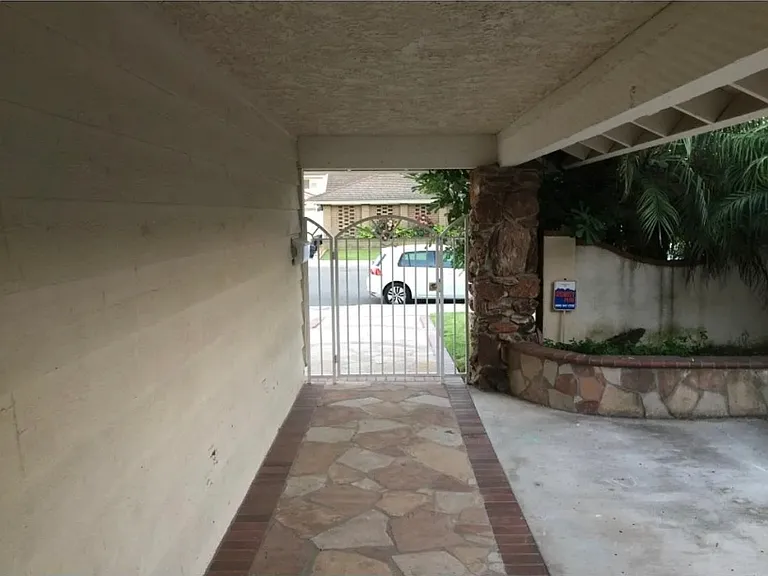 Netherway Dr — Photo 3