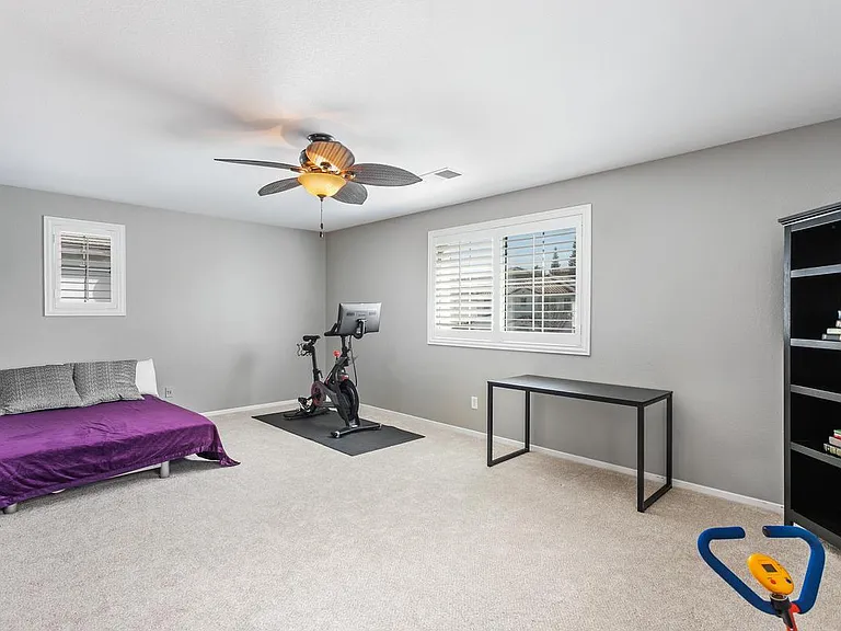 1071 Greenway Rd — Photo 15