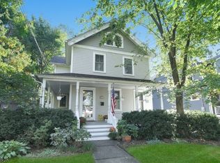 27 Liberty St, Ridgewood, NJ 07450