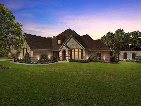 2nd image of 119 Oakmont Dr