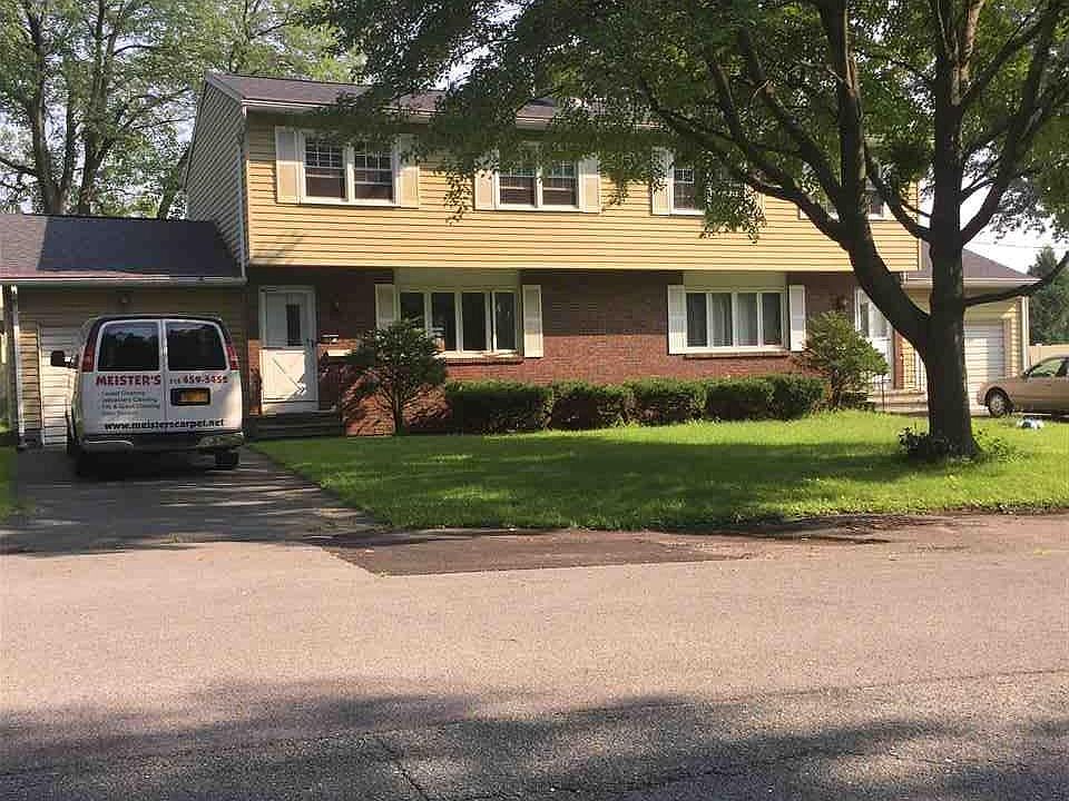 1st image of 22 Jules Dr