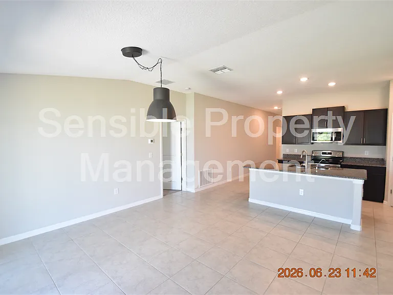 13021 Meadow Pond Pl — Photo 4